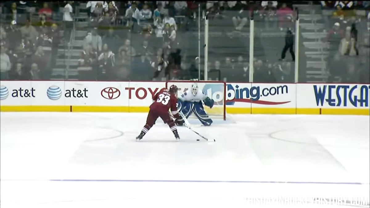 This Day In Hockey History-March 10, 2010-(VIDEO)Vancouver Canucks At Arizona Coyotes Shootout