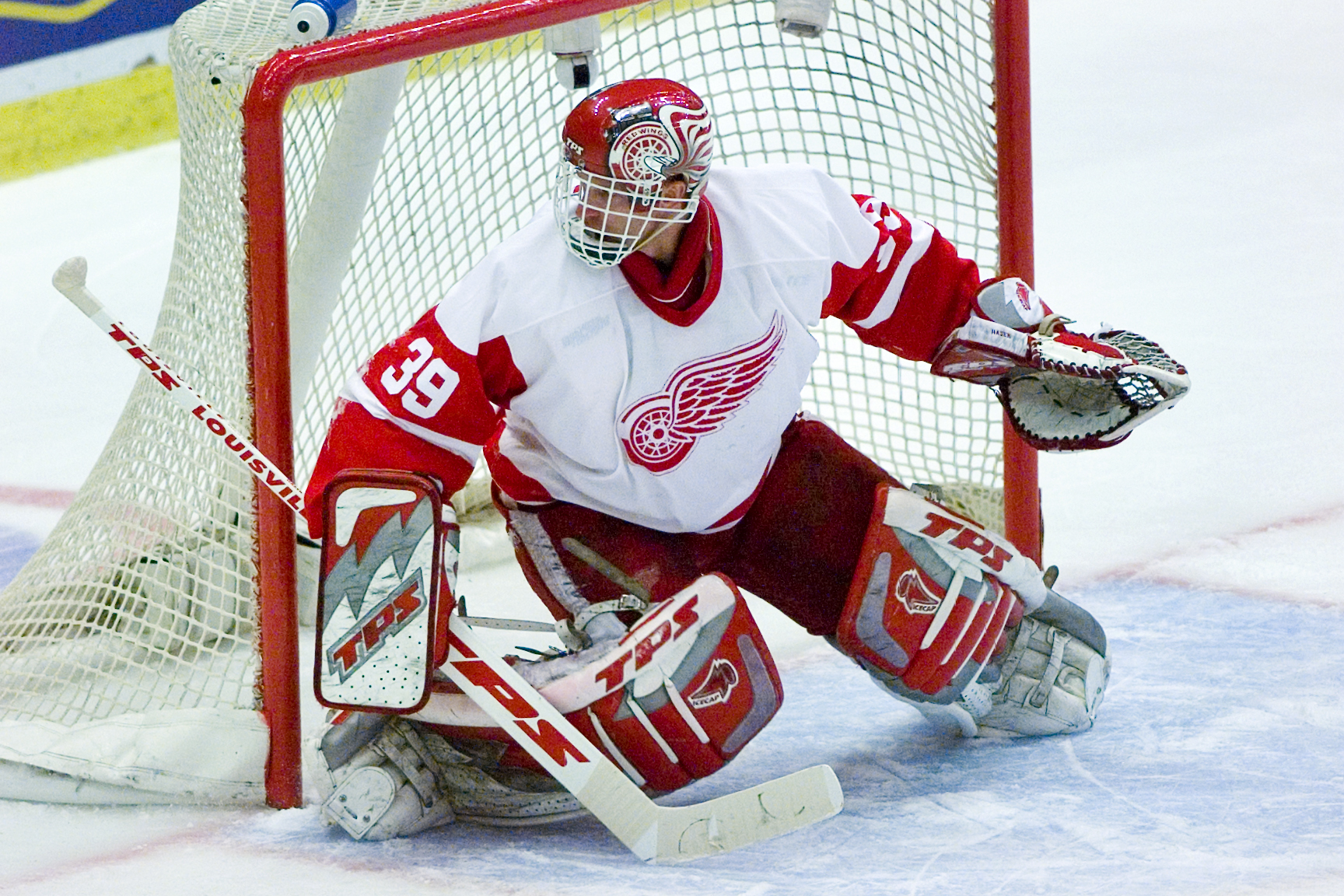 This Day In Hockey History-June 4, 2002-Veteran Hasek hoping to copy Ray Bourque’s story