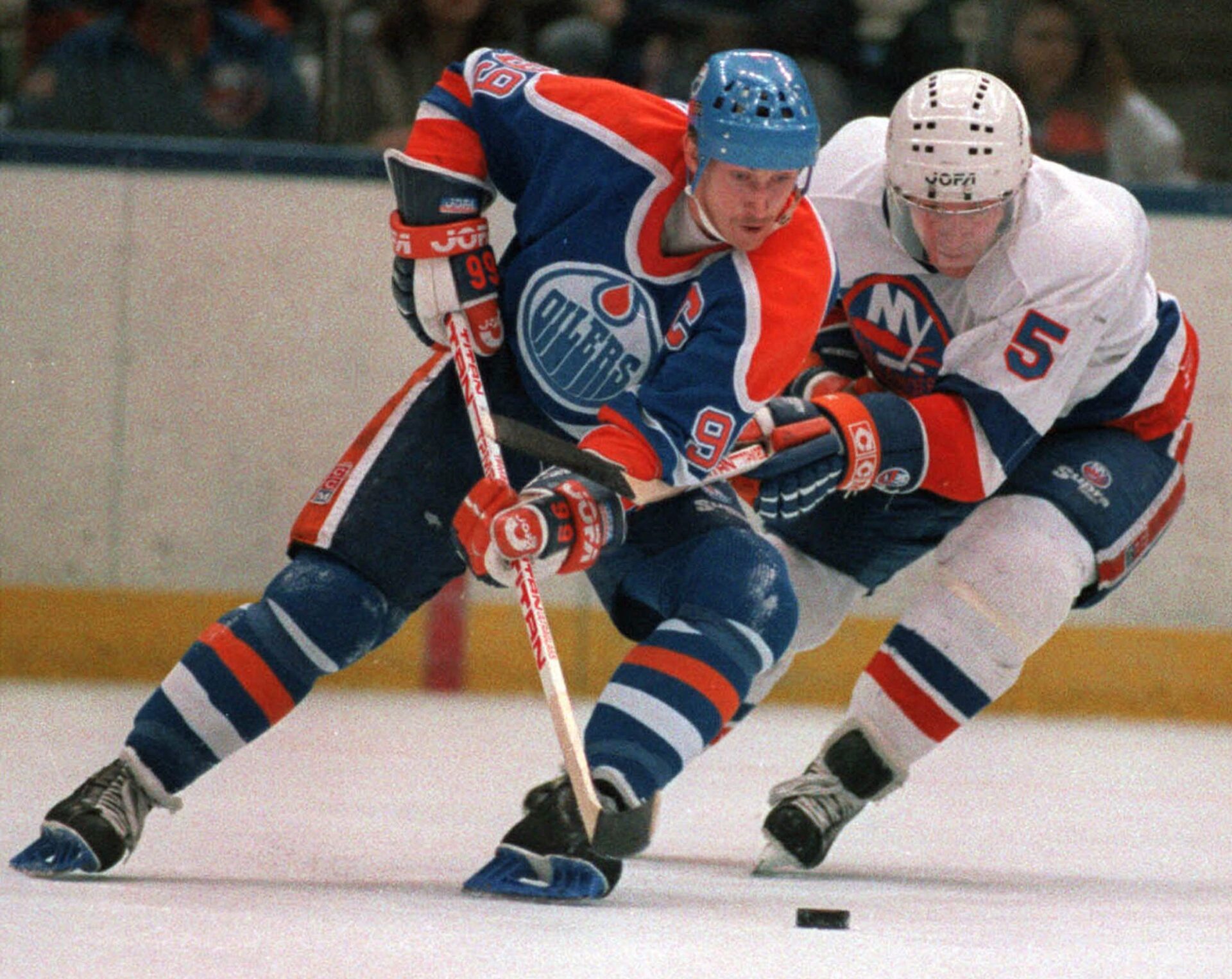 This Day In Hockey History-June 7, 1983-Hart trophy to Gretzky again