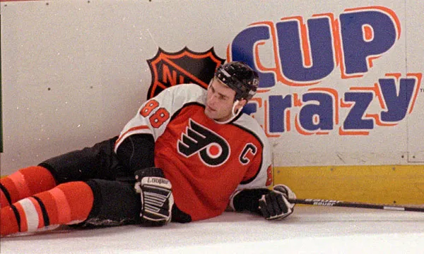 This Day In Hockey History-June 7, 2000-Injury opened rift between Lindros, Flyers